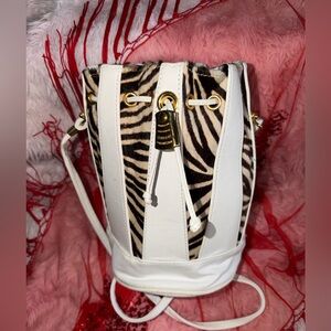Vintage 90’s Mazzantia Animal Print Bucket Bag